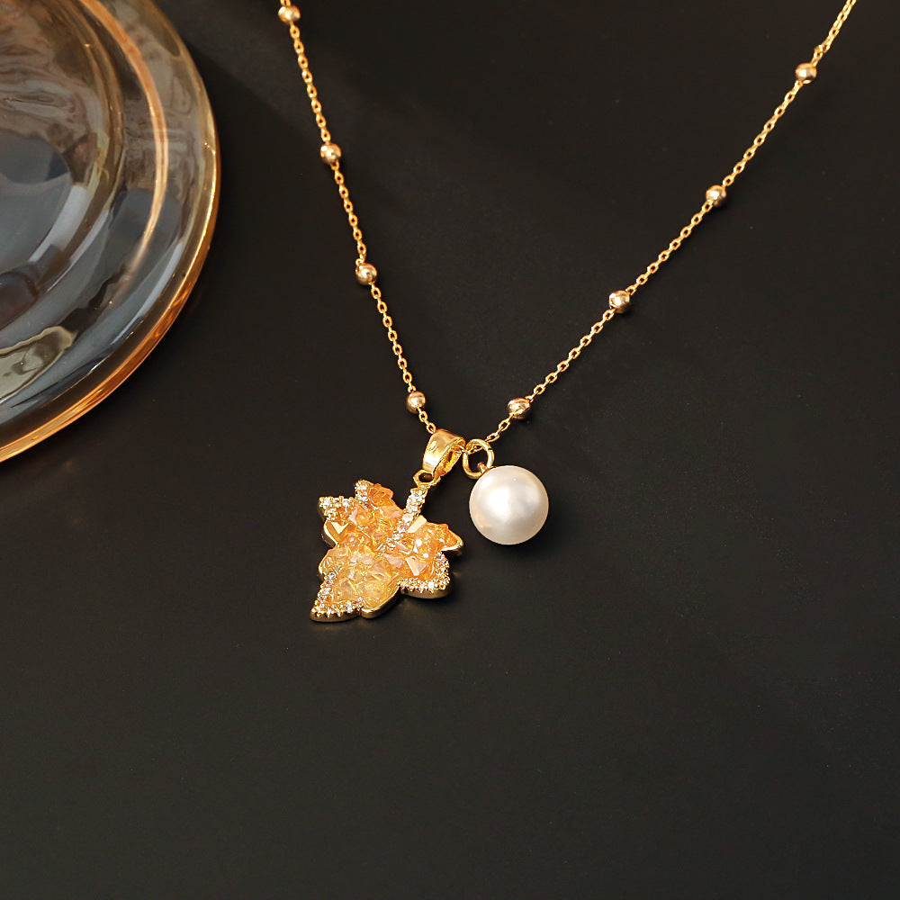 Retro Gradient Crystal Maple Leaf Pearl Necklace